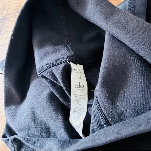 ALO Yoga High Waist 7/8 Moto Leggings in Black - Picture 6 of 6